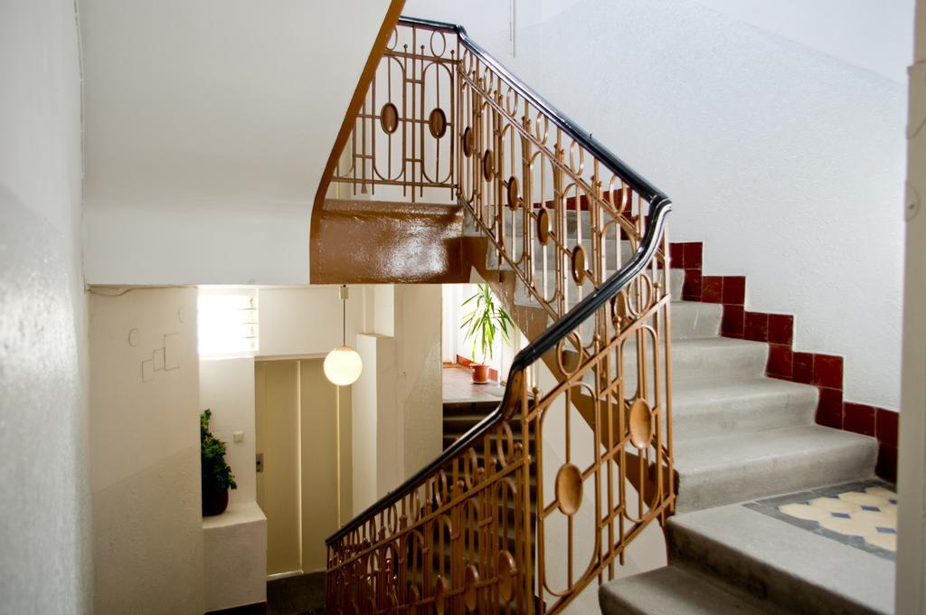Apartments With 2 Bathrooms- 5 Minutes From Old Town - 102 M2 Прага Екстер'єр фото