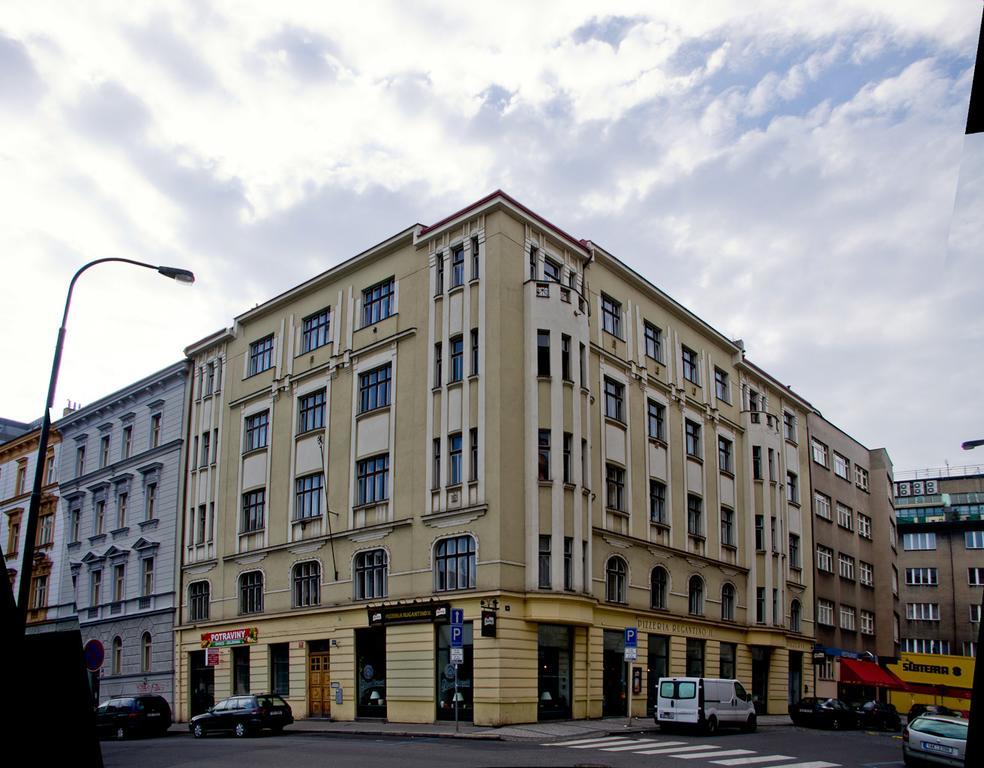 Apartments With 2 Bathrooms- 5 Minutes From Old Town - 102 M2 Прага Екстер'єр фото