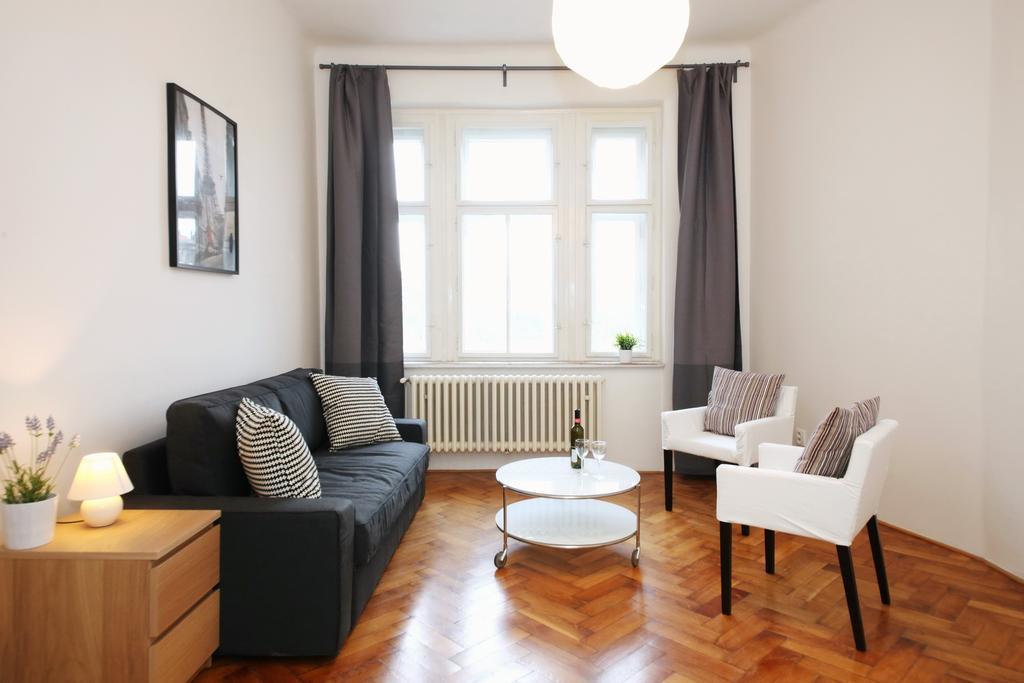 Apartments With 2 Bathrooms- 5 Minutes From Old Town - 102 M2 Прага Екстер'єр фото