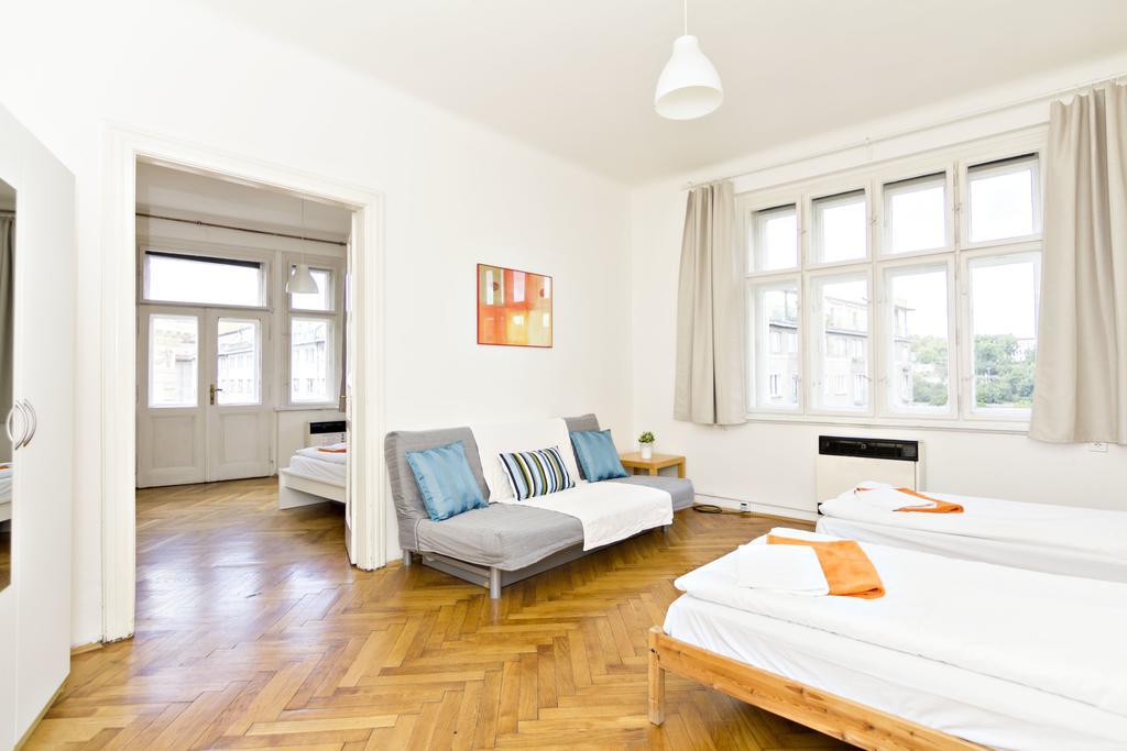 Apartments With 2 Bathrooms- 5 Minutes From Old Town - 102 M2 Прага Екстер'єр фото