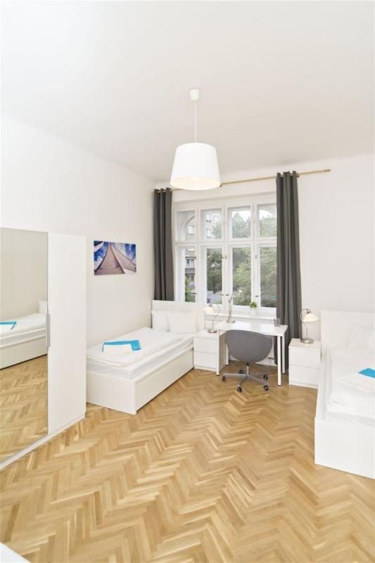 Apartments With 2 Bathrooms- 5 Minutes From Old Town - 102 M2 Прага Екстер'єр фото
