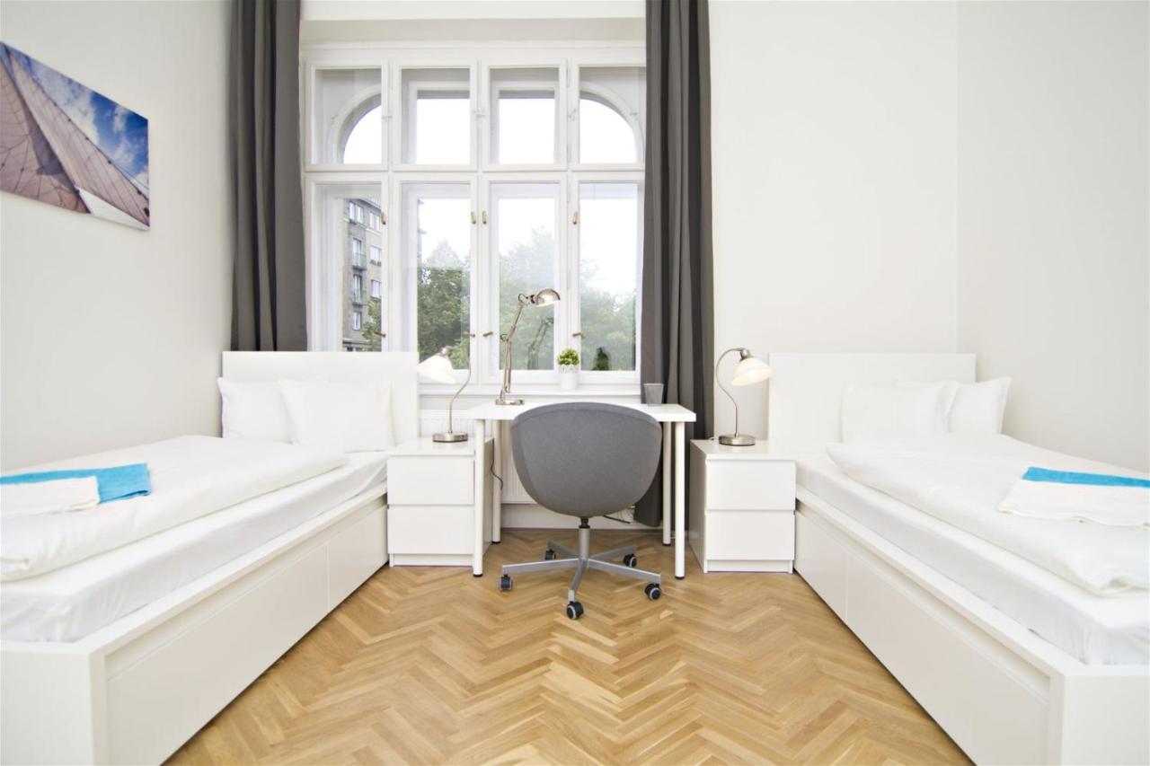 Apartments With 2 Bathrooms- 5 Minutes From Old Town - 102 M2 Прага Екстер'єр фото