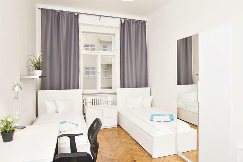Apartments With 2 Bathrooms- 5 Minutes From Old Town - 102 M2 Прага Екстер'єр фото