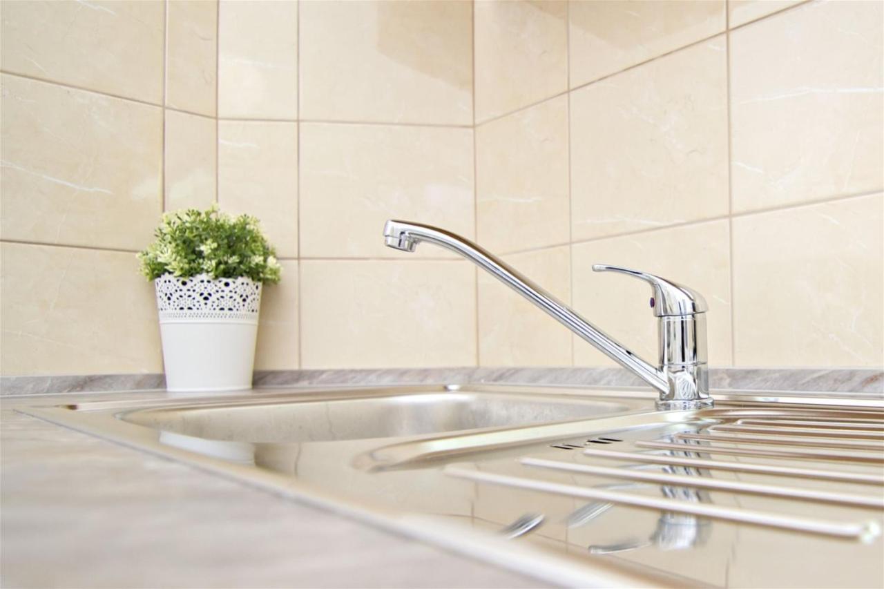 Apartments With 2 Bathrooms- 5 Minutes From Old Town - 102 M2 Прага Екстер'єр фото